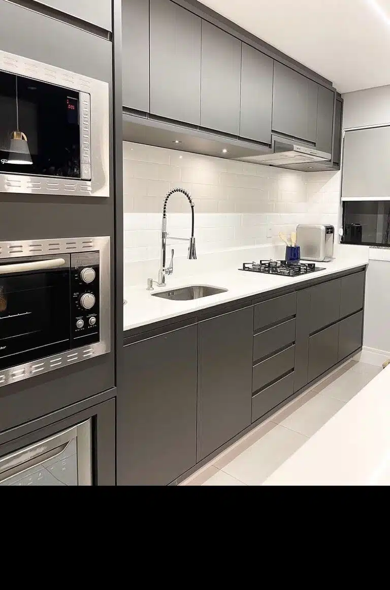 cozinha planejada cinza grafite com ilha