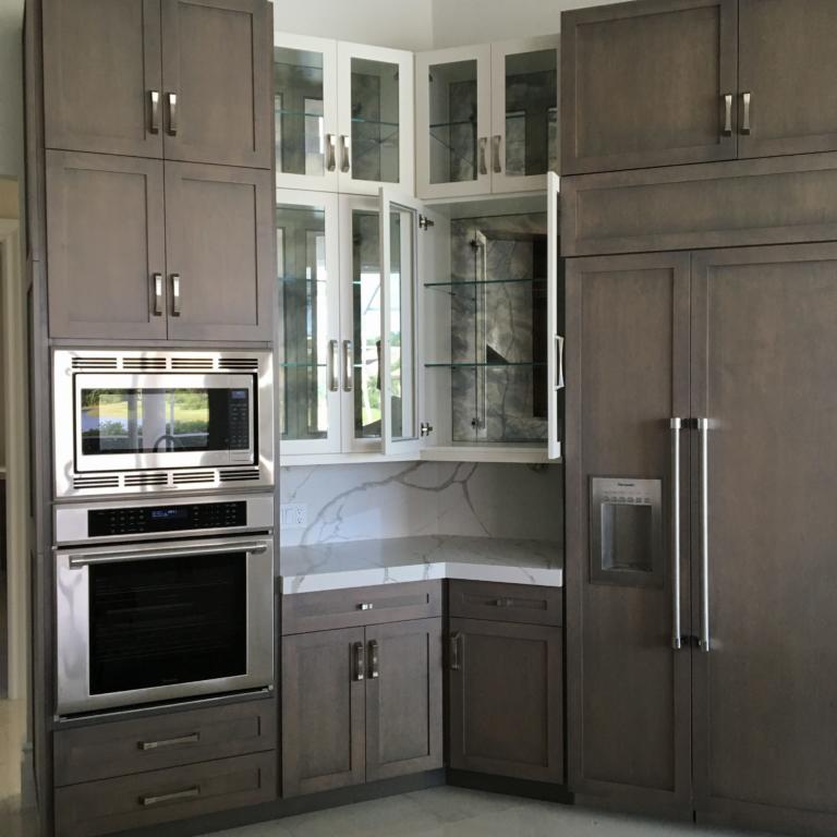 vidro reflecta vs espelho na cozinha pequena