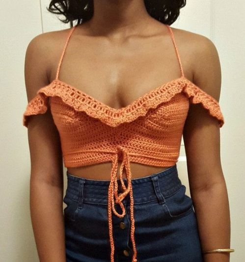 como usar cropped de crochê manga longa no inverno