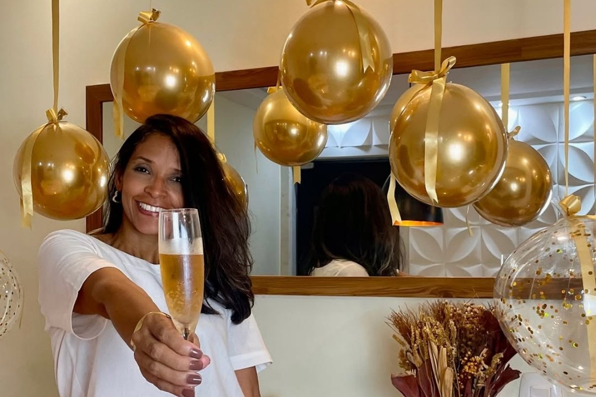 como fazer painel de balões na parede sem furar