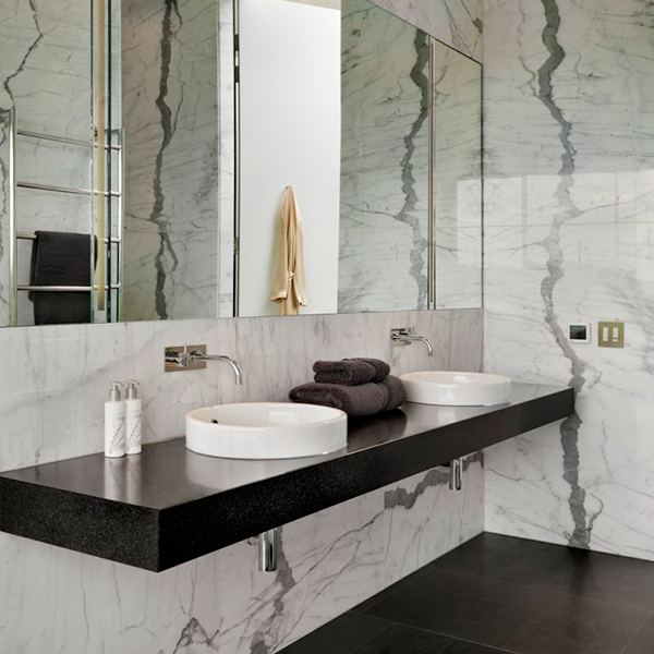 custo decoração banheiro preto e branco