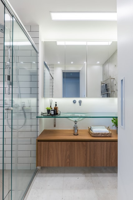 como usar shiplap em banheiro farmhouse