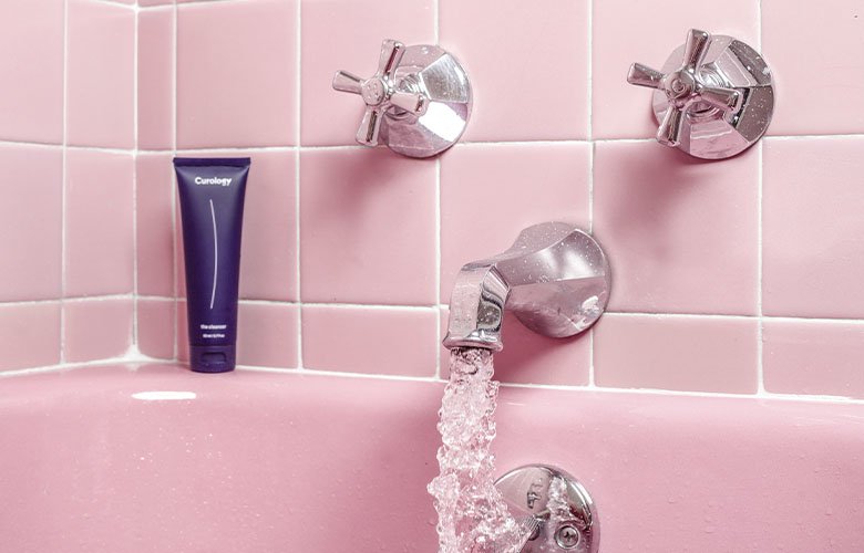 erros comuns ao decorar banheiro de rosa