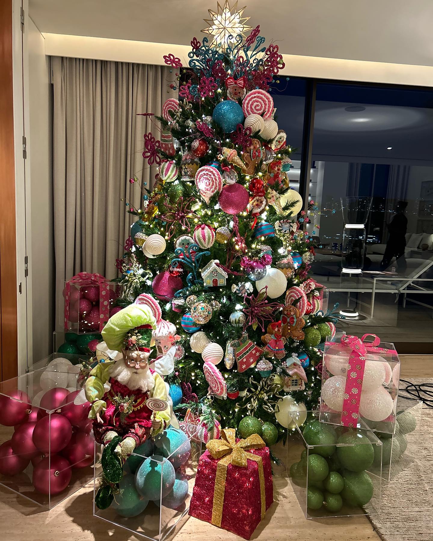 cores de natal 2025 para arvore pequena