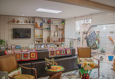 decorar sala maximalista com orçamento baixo