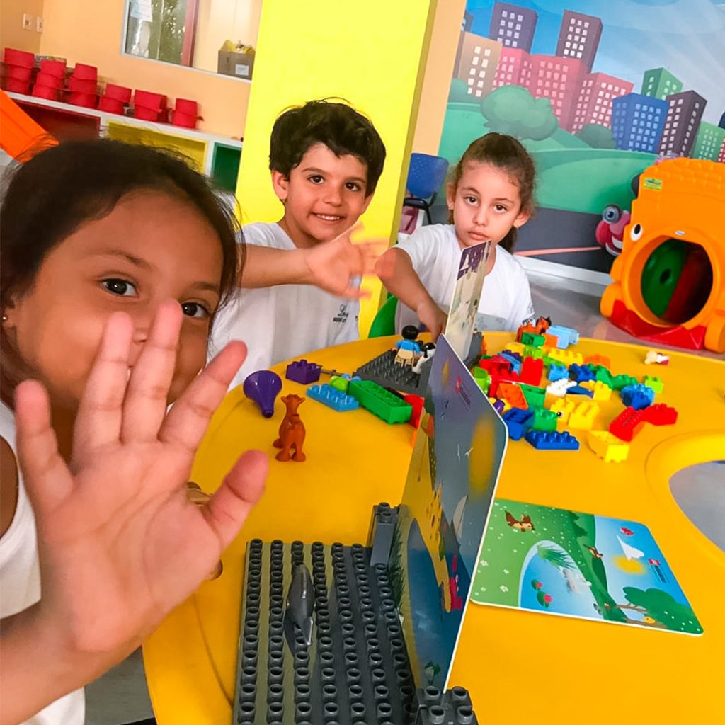 ideias de decoração sala educação infantil com materiais reciclados