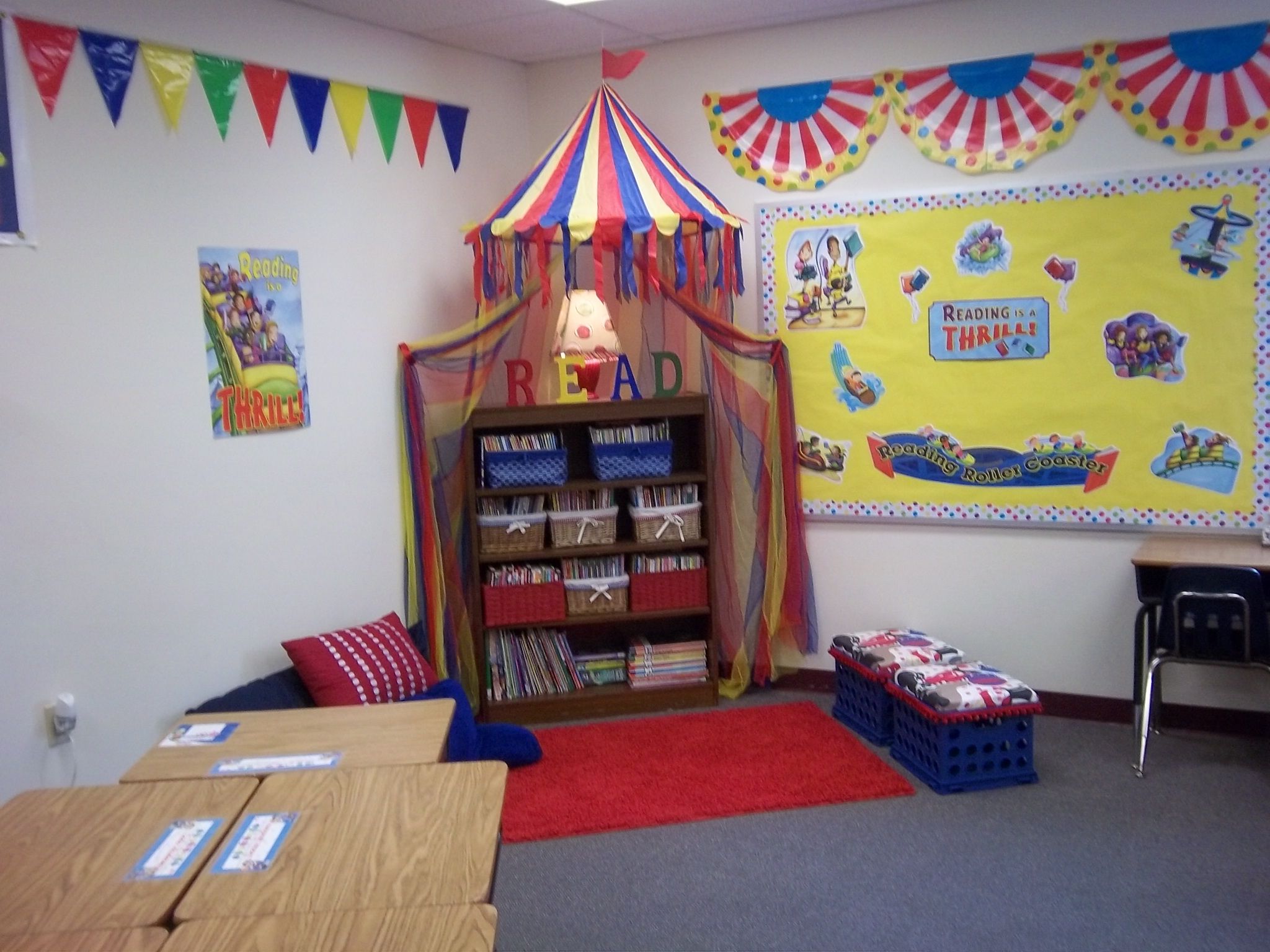 decoração sala infantil tema fundo do mar vs arco íris