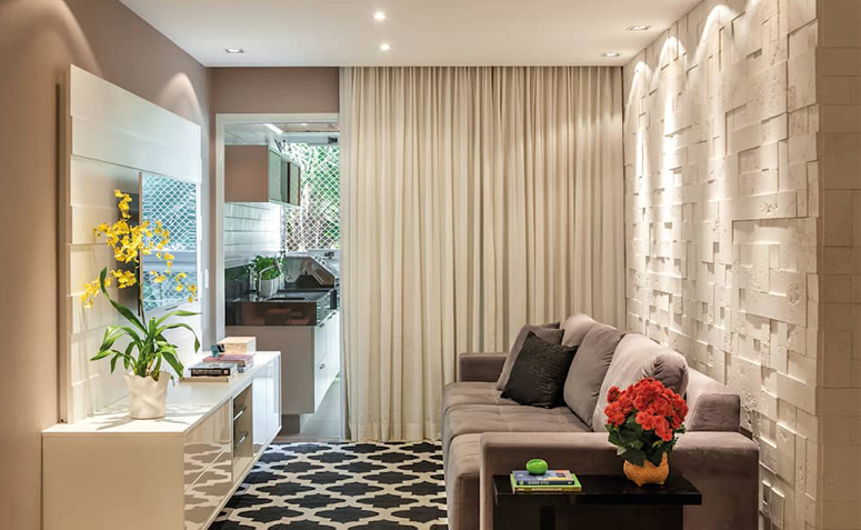 Como Usar Espelhos na Decoração de Salas Pequenas para Dobrar o Ambiente