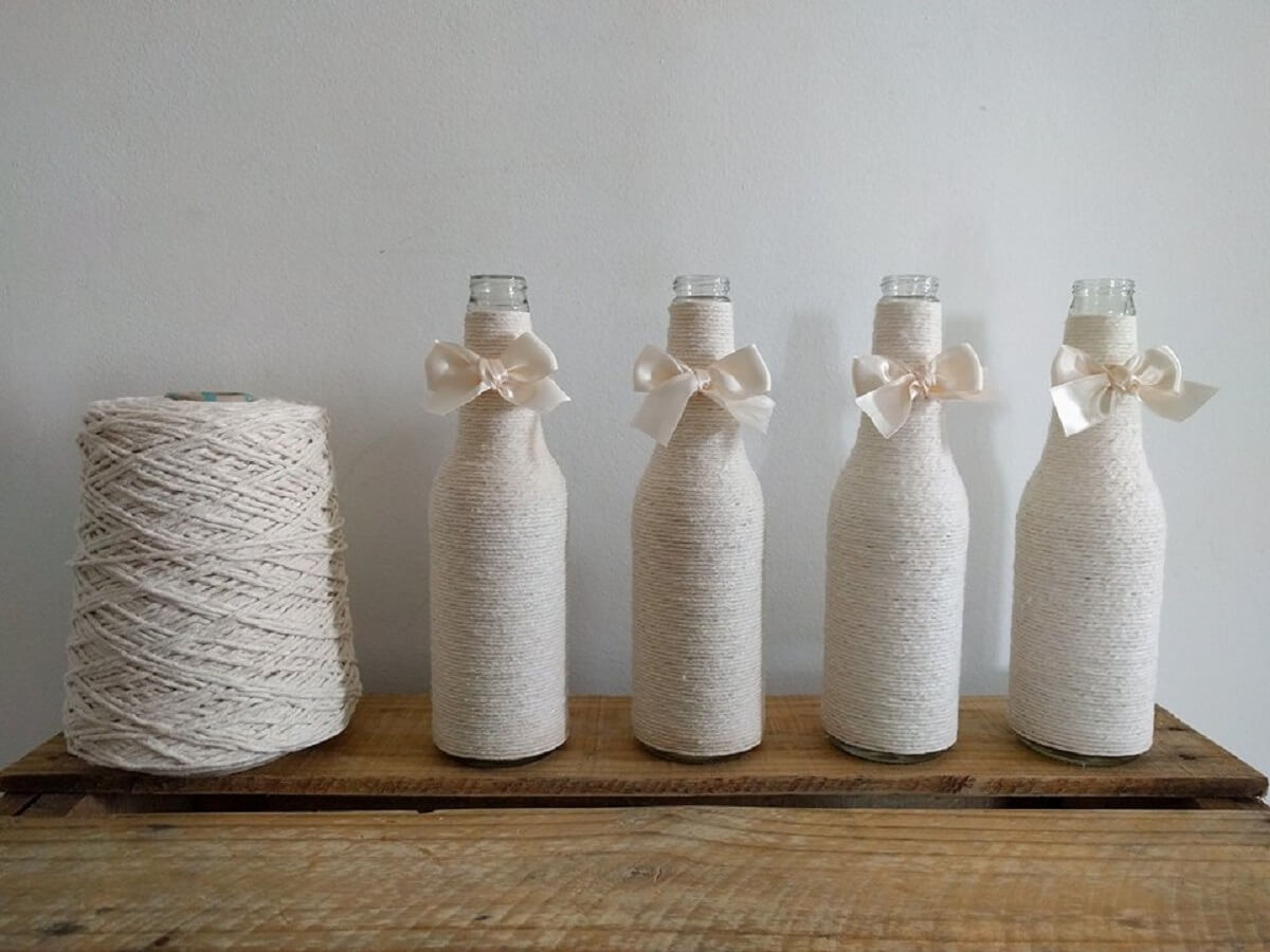 ideias de decoração com garrafas de vidro para sala