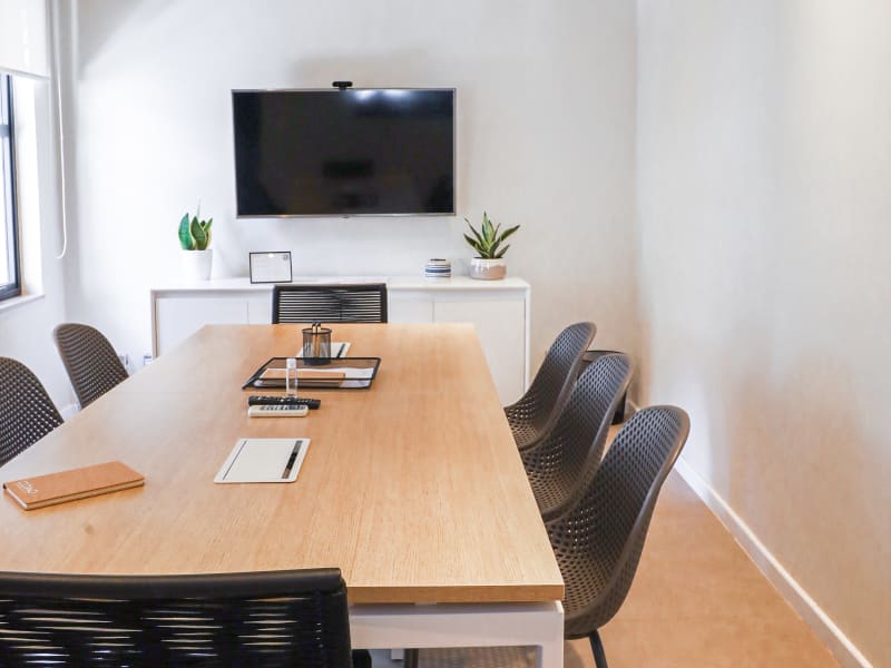 custo decoracao sala reuniao pequena