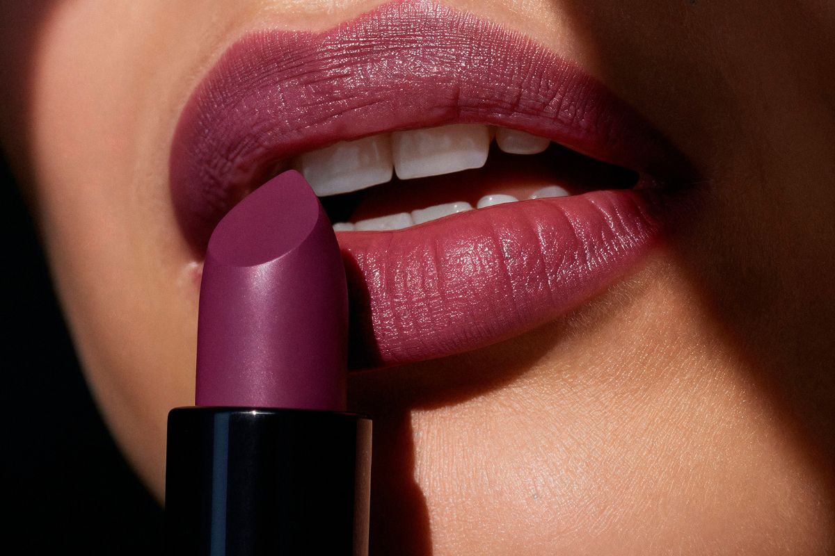 Top 10 batons icônicos que marcaram a história da maquiagem