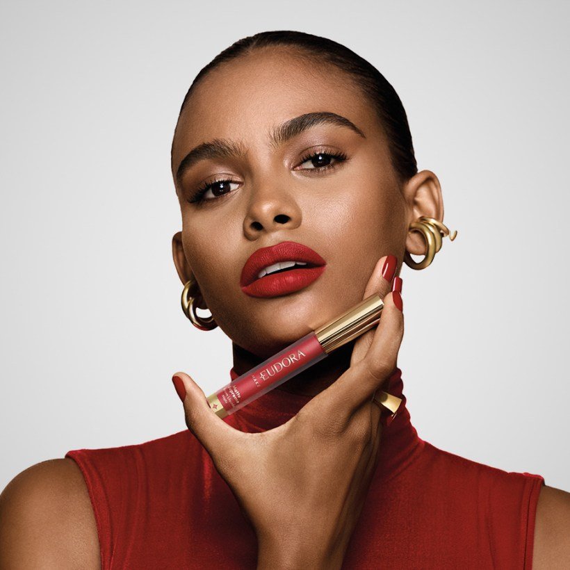 Batom vermelho: Um símbolo de poder através dos séculos