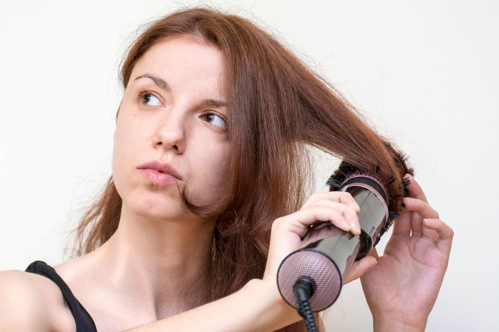 escova em cabelo curto