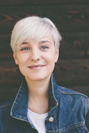 como usar escova fina em cabelo curto