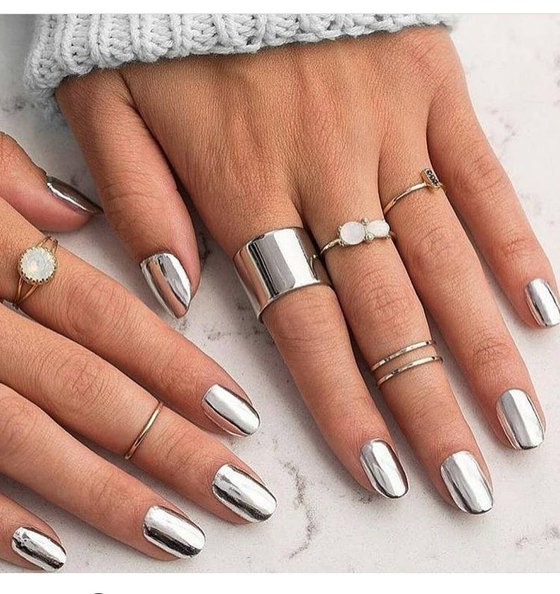 Tendências de Esmaltes Metalizados para 2025 e 2026: Cores e Efeitos