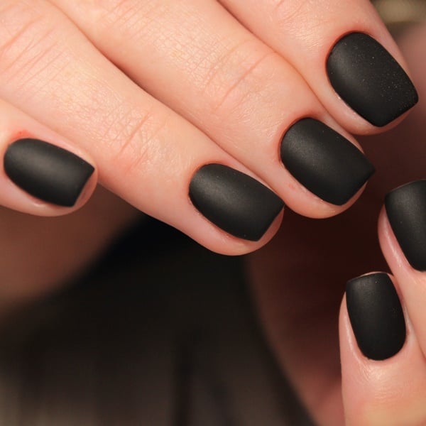 Esmalte preto em gel unhas