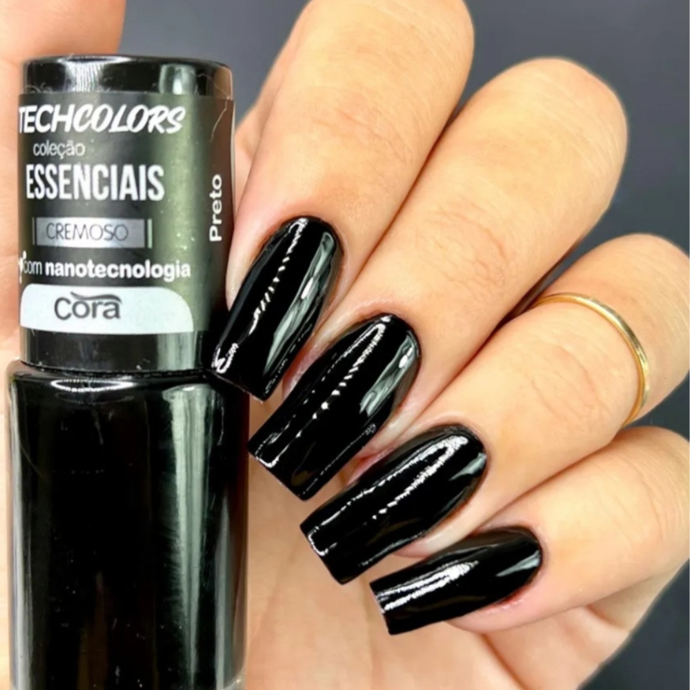 Esmalte preto em gel profissional