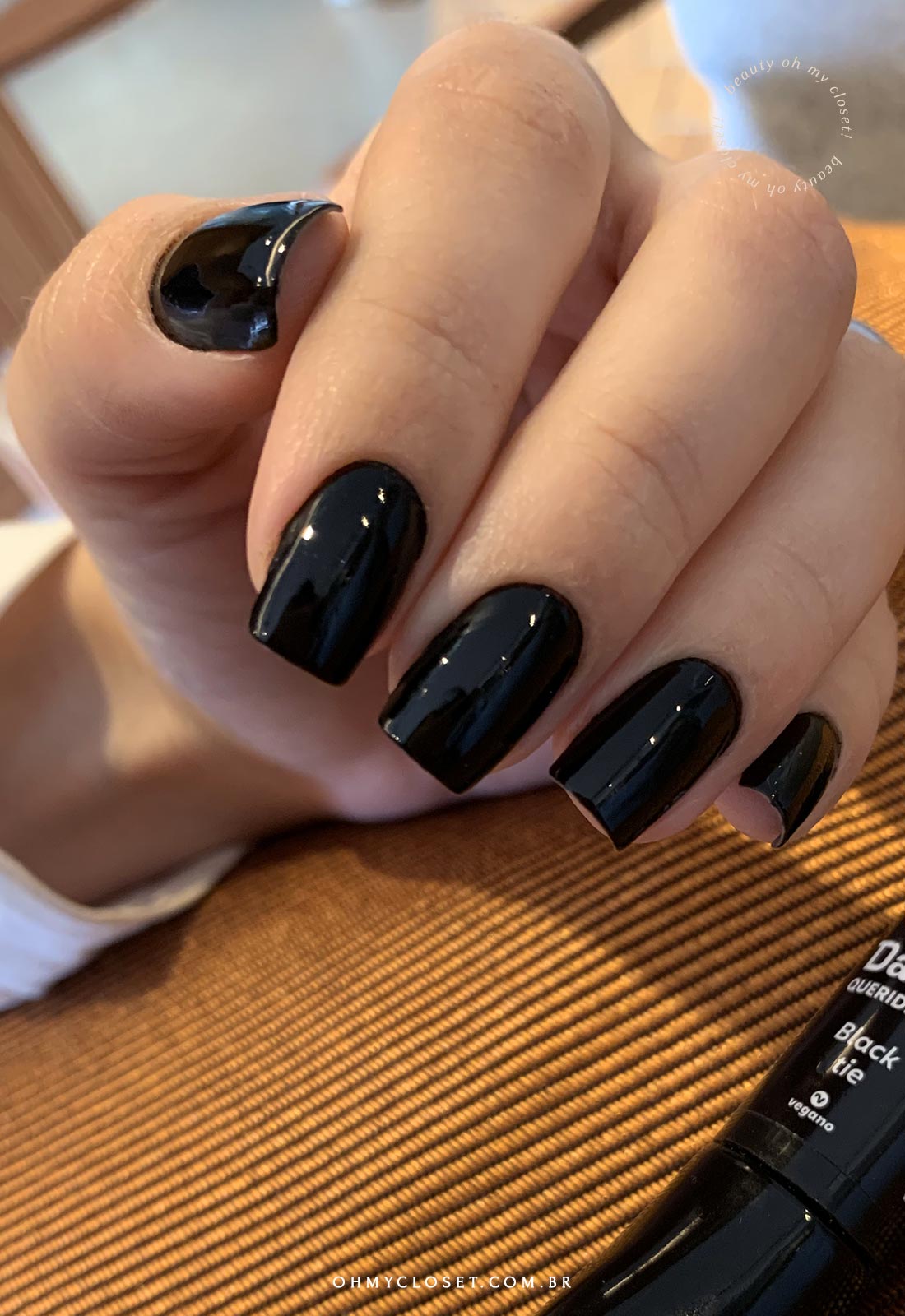 Esmalte preto em gel led uv