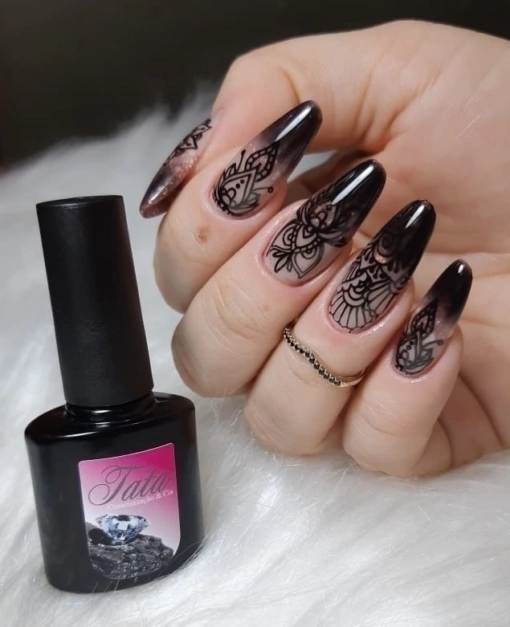 Esmalte preto cremoso secagem rápida