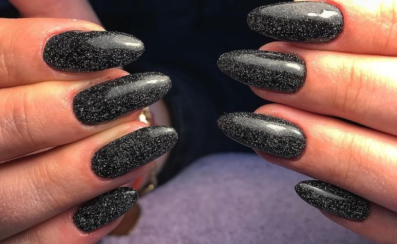 Top 5 Marcas de Esmalte Preto com Glitter que Você Precisa Conhecer