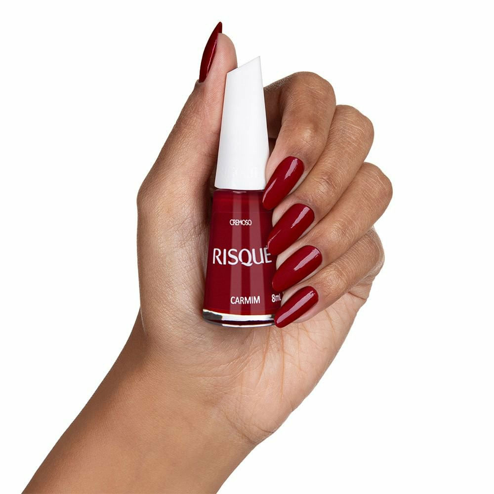 Esmalte vermelho intenso