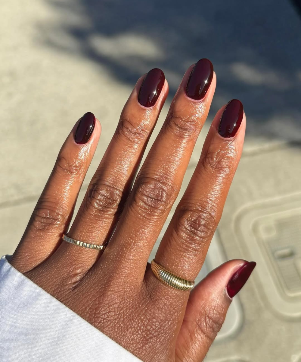 Inspirações de Nail Art com Esmalte Vinho para Todas as Ocasiões