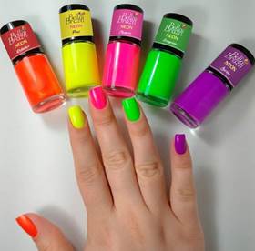 Dicas para aplicar esmalte neon perfeitamente