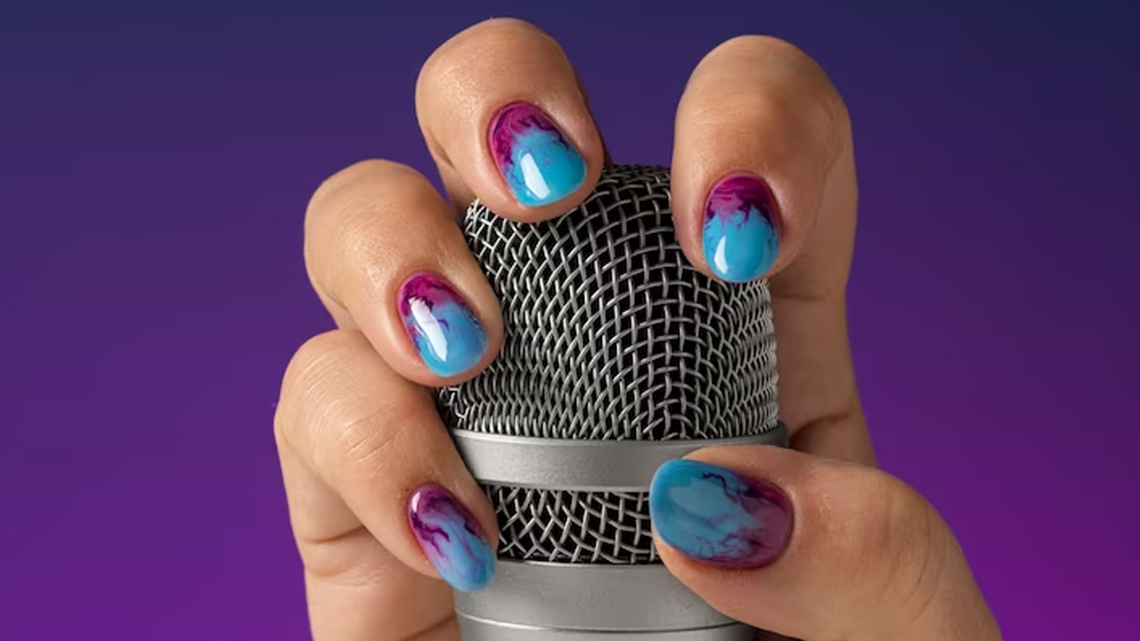 Tendências de unhas neon para 2024