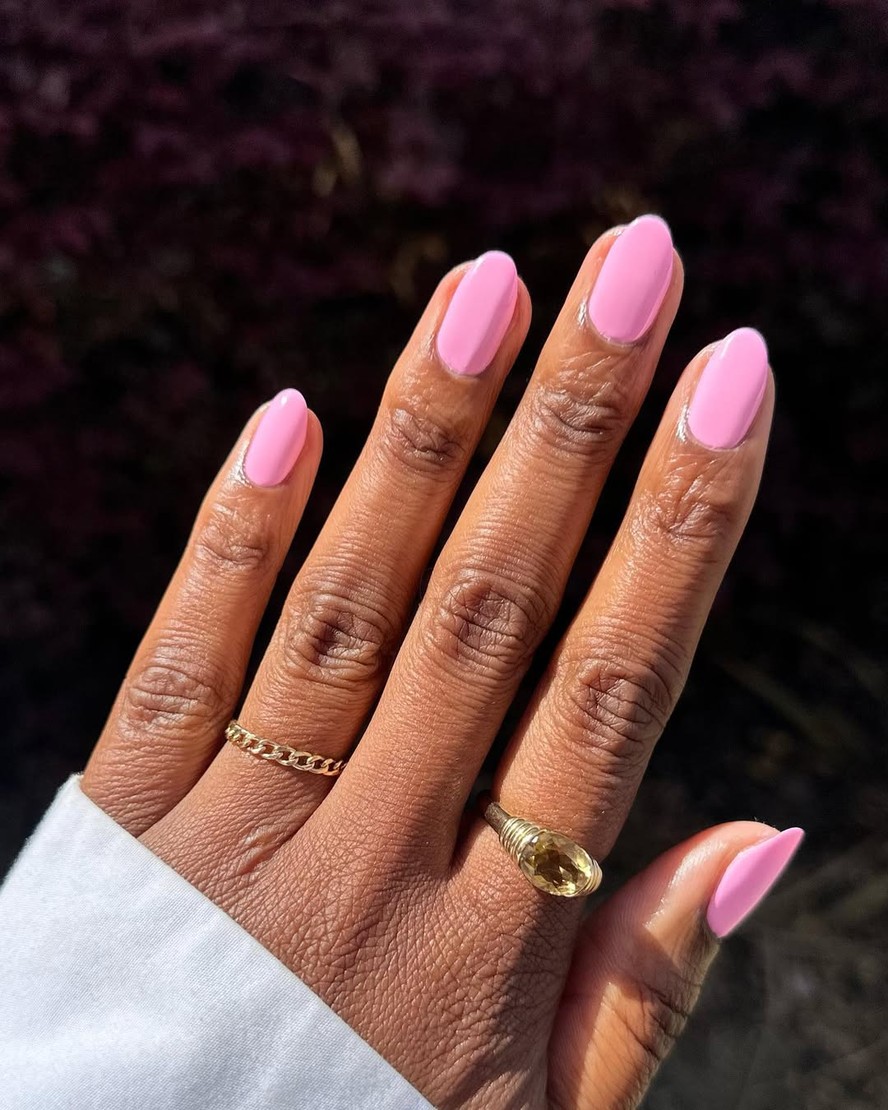 Tendências de esmaltes rosados: do pastel ao pink vibrante