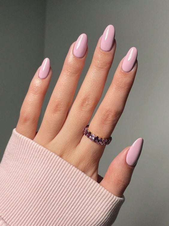 Como escolher o acabamento de esmalte rosa perfeito para cada ocasião