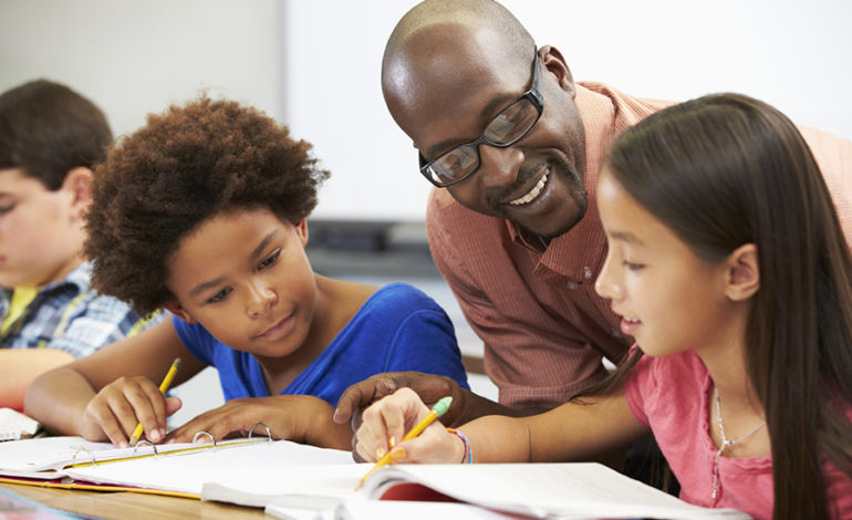 qual o feminino de idolo