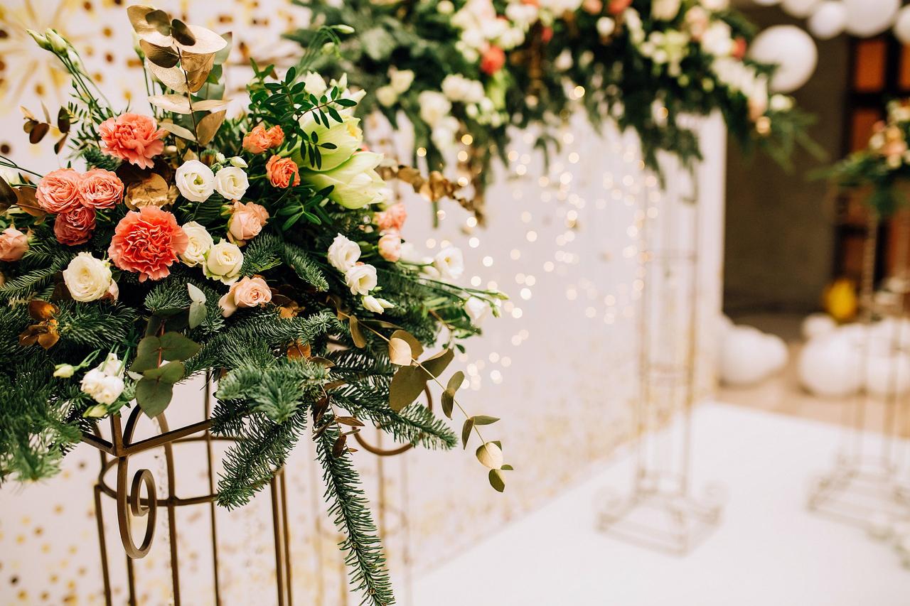 ideias de decoração com flores artificiais para sala de estar