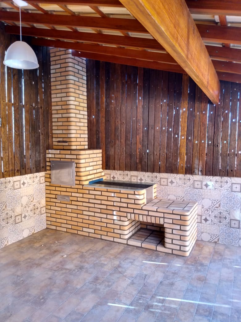 Fogão a Lenha Moderno vs. Tradicional: Qual o Ideal para Sua Casa?