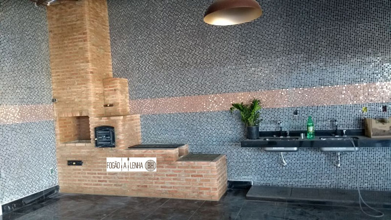 Inox ou Aço Carbono: Qual o Melhor Material para Seu Forno a Lenha?