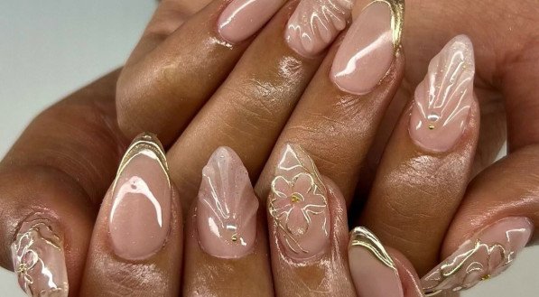 Unhas em gel minimalistas: elegância e sofisticação para o dia a dia