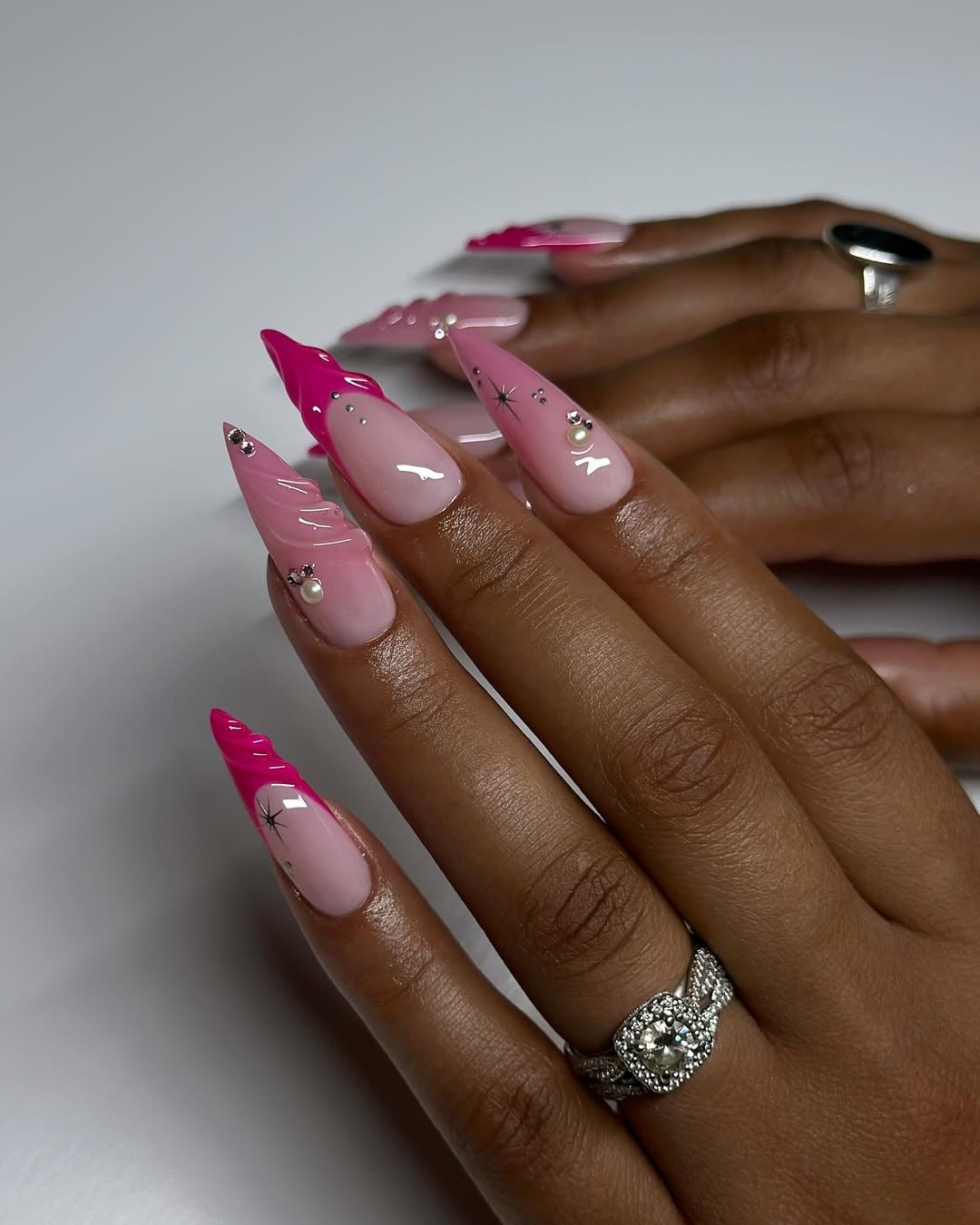 Guia Completo: Como Fazer Unhas Stiletto Perfeitas em Casa
