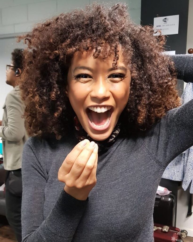 franja desfiada cabelo cacheado