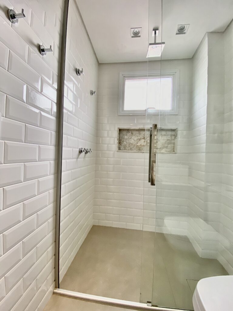 erros comuns ao escolher fundo banheiro para fotos