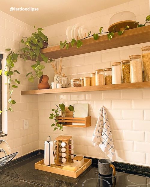 ideias de gôndolas de madeira para loja pequena