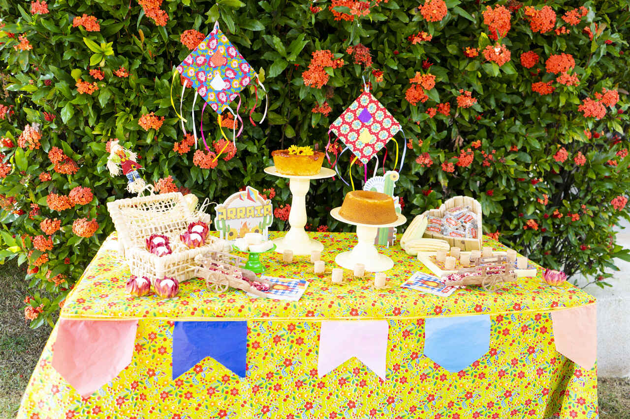 quanto custa fazer centro de mesa junino econômico