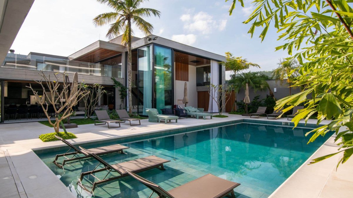 area de lazer com piscina vs area de lazer sem piscina