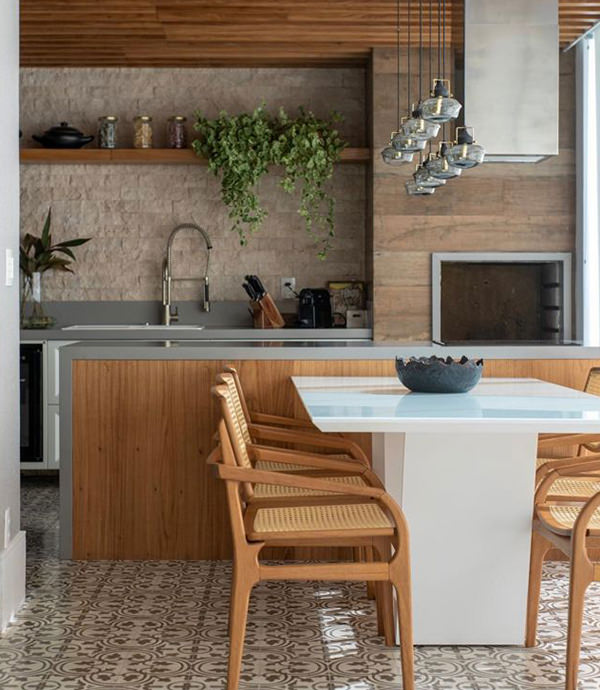 Jardim Vertical na Área Gourmet: Como Criar e Manter