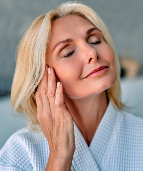 5 ideias de títulos:
1. Maquiagem para Pele Madura: O Guia Completo para um Look Radiante
2. Segredos da Maquiagem em Pele Madura: Dicas e Produtos Essenciais
3. Como Realçar a Beleza Natural na Pele Madura com Maquiagem
4. Maquiagem para Pele Madura: Técnicas para Evitar o Efeito Craquelado
5. Os Melhores Produtos e Estilos de Maquiagem para Pele Madura