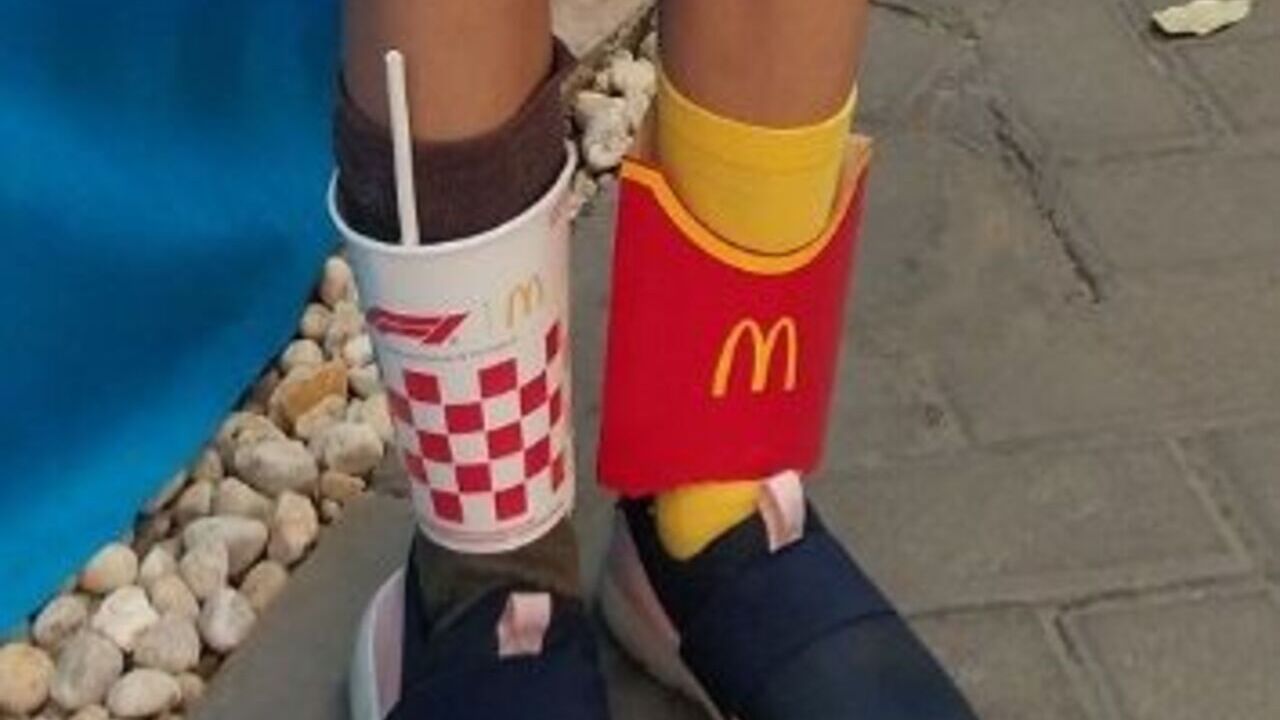 meia maluca para escola