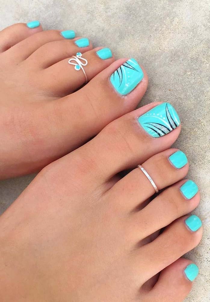 unha do pe francesinha vs unha do pe decorada