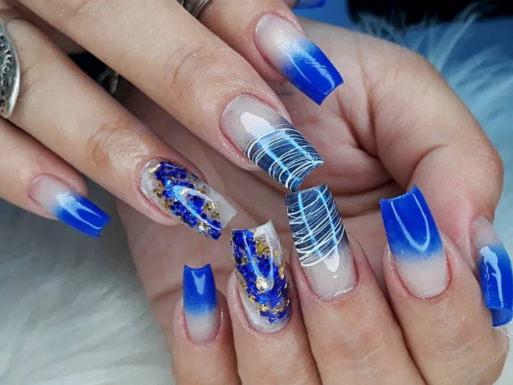 ideias de unha em gel azul claro