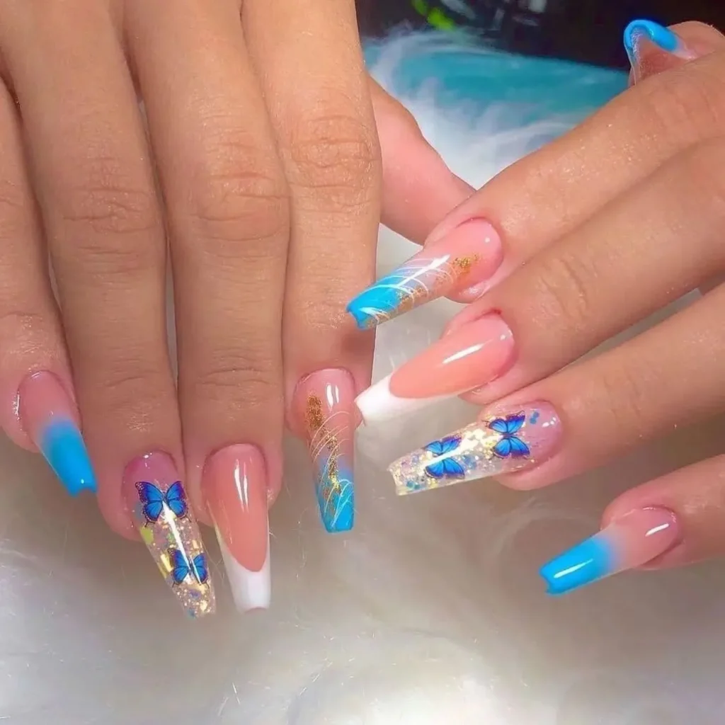 unha em gel azul e prata