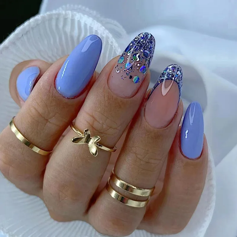 unha em gel azul para formatura