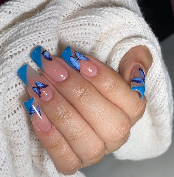 unha em gel azul escuro