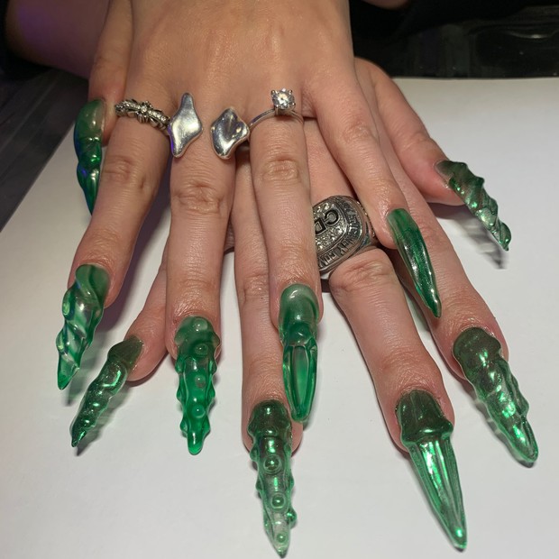 Unhas Louboutin: O Guia Completo para um Visual Sofisticado